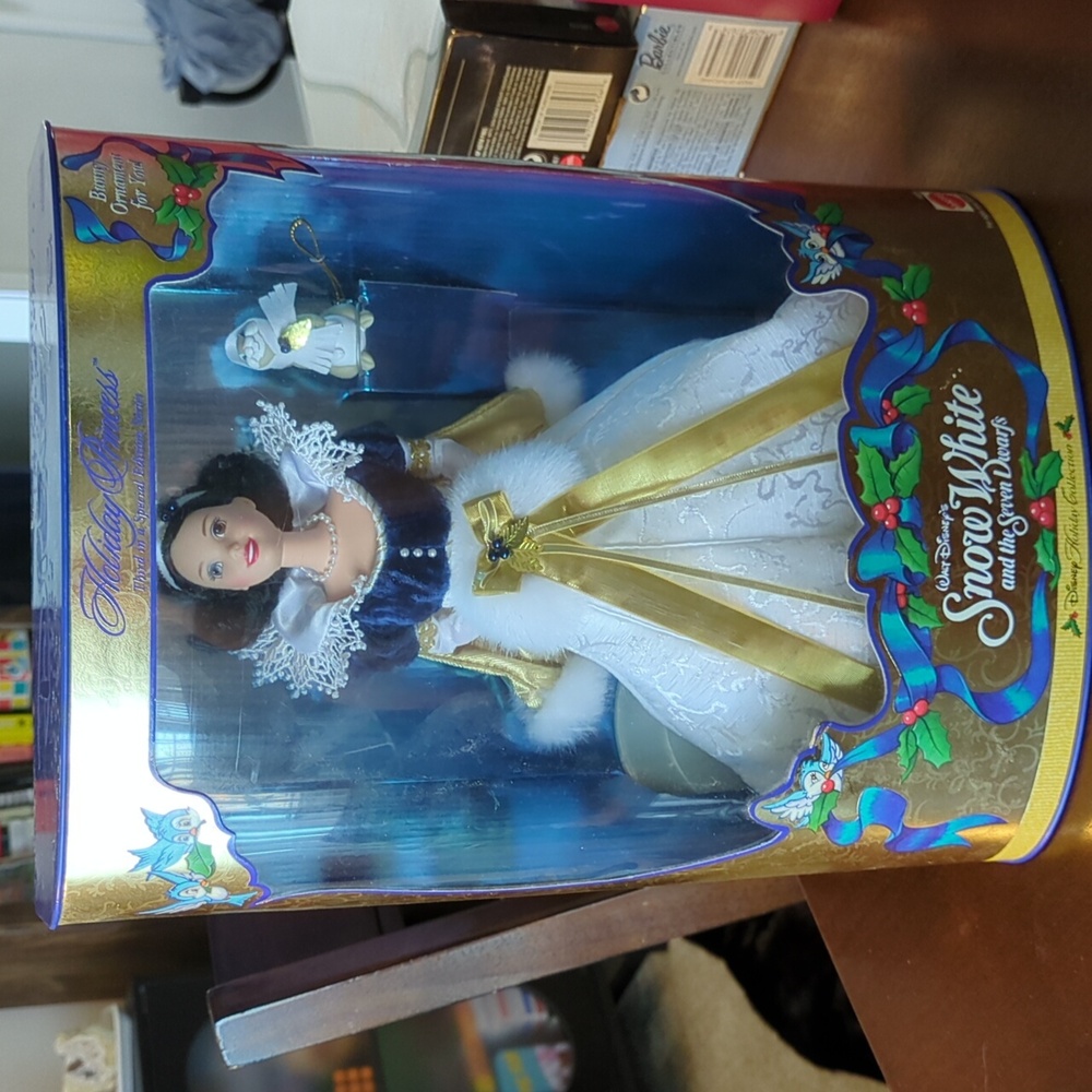 Snow White holiday collection barbie